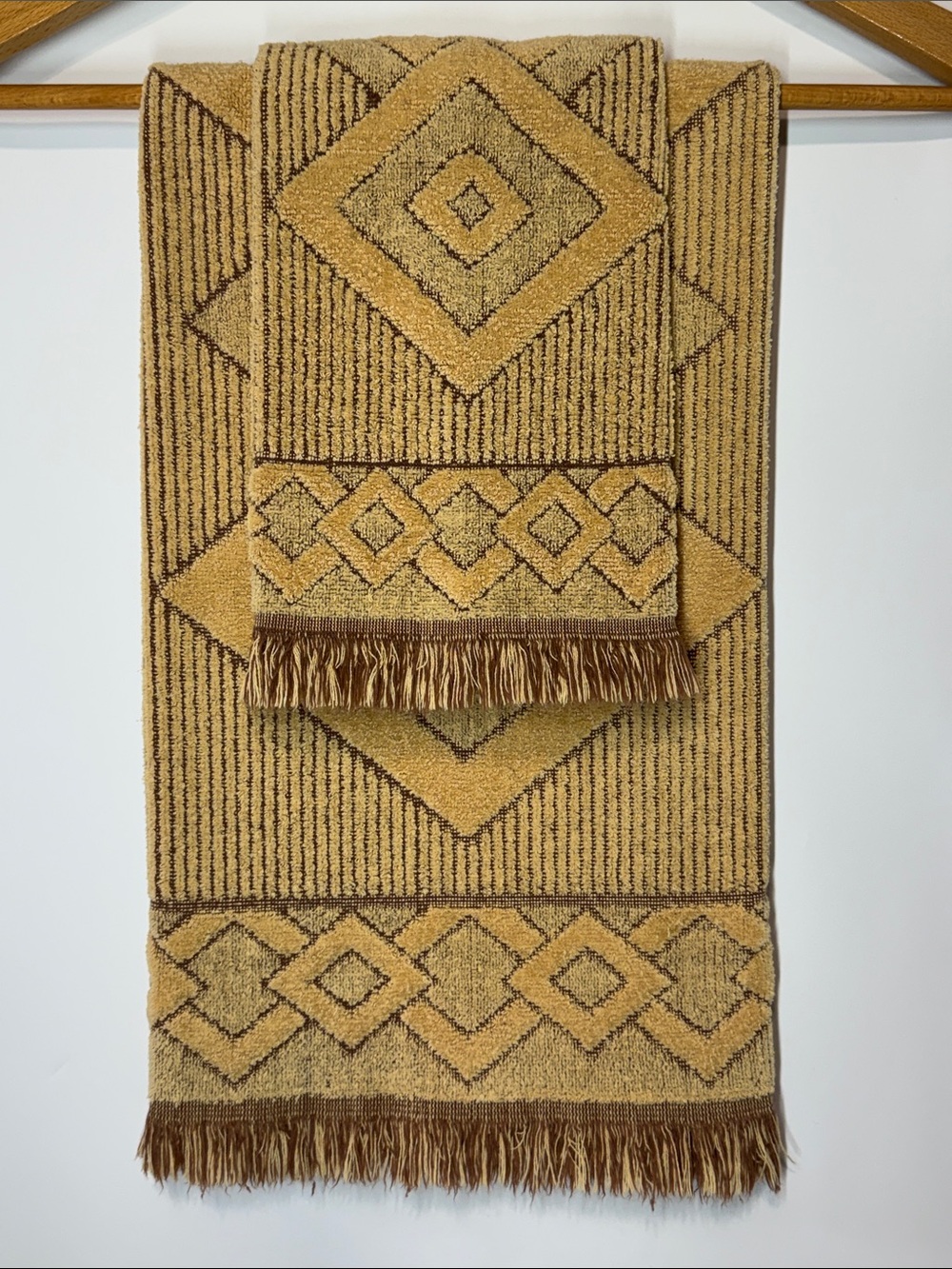 Vtg Dundee 3 Pc Towel Set Southwestern Aztec Geometric Beige Brown Fringe MCM US